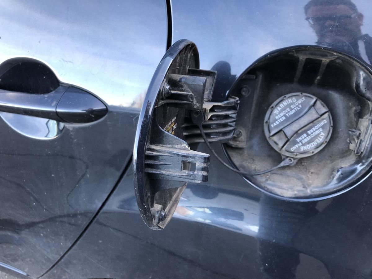 Kia Venga YN Tankklappe Tankdeckel Tankverschlusskappe 9F Stone Black Perl