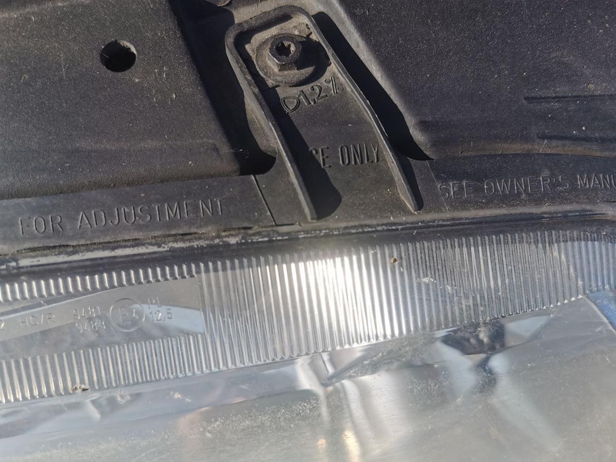 VW Bora 1J Scheinwerfer Hauptscheinwerfer Frontscheinwerfer von rechts TRUEB