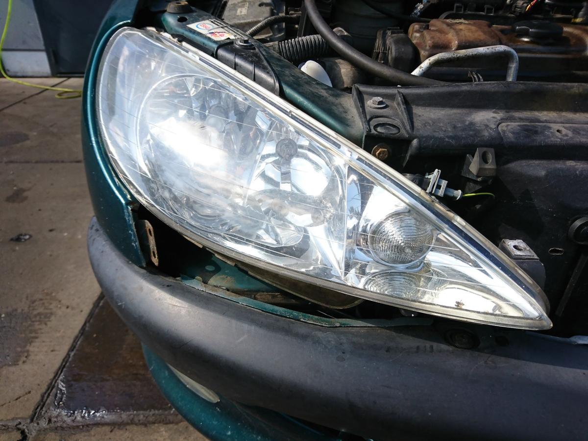 Peugeot 206 5trg orig Scheinwerfer rechts Halogen Bj 00