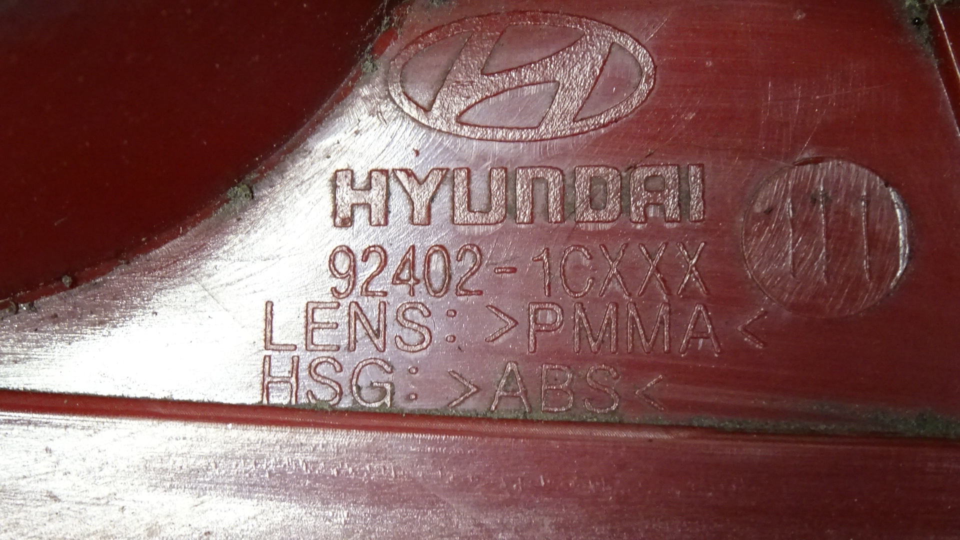 Hyundai Getz TB Bj 2003 Rückleuchte Heckleuchte rechts Beifahrerseite Farbe rot weiss 92402CXXX Modell bis 2005