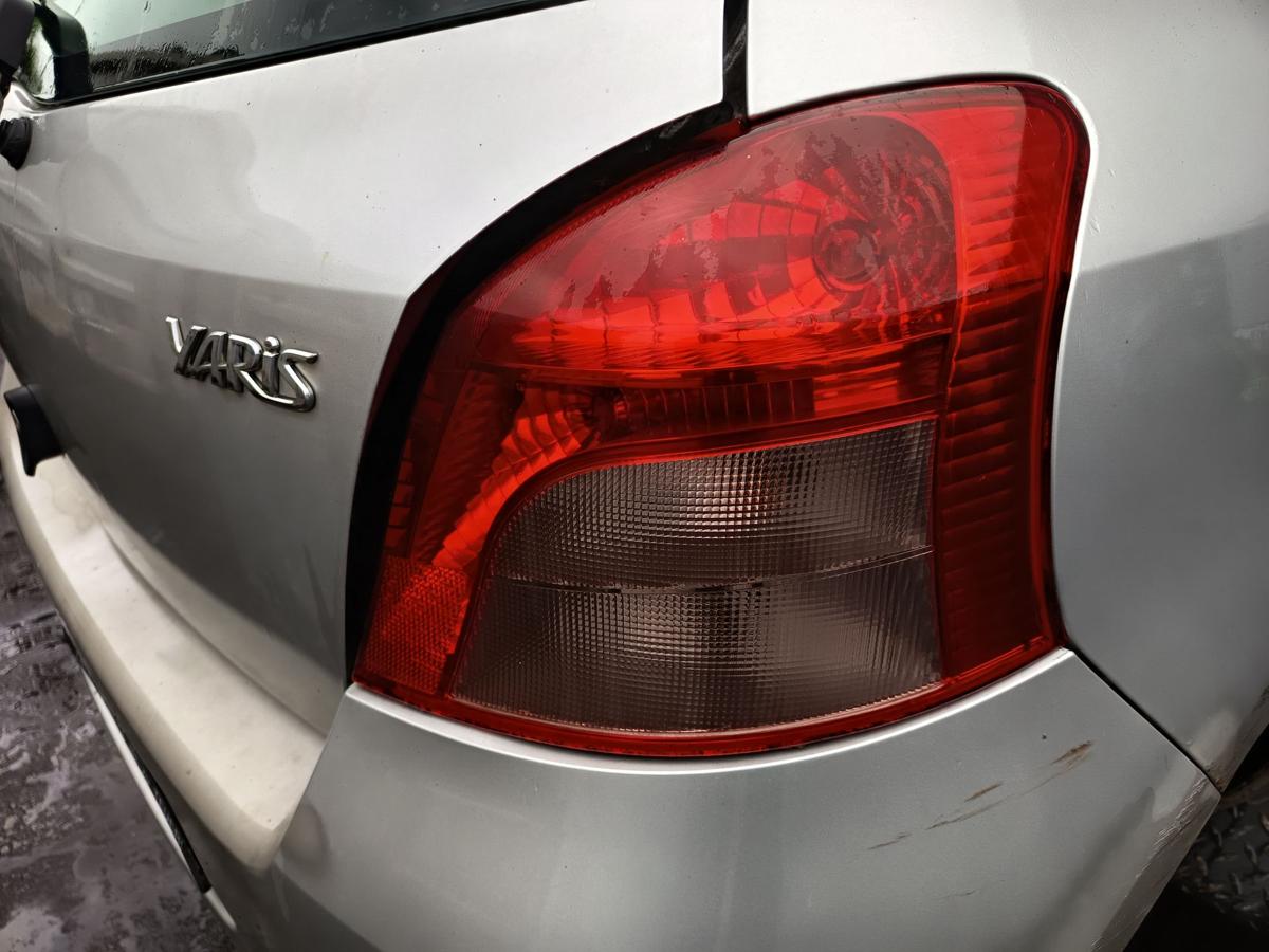 Toyota Yaris XP9 original Rückleuchte rechts Heck/Schluss/Licht Bj 2006