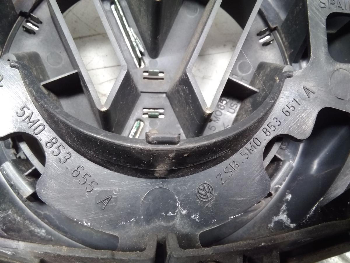 VW Golf Plus 5M original K&uuml;hlergrill olympiablaumetallic mit Emblem Bj.2006