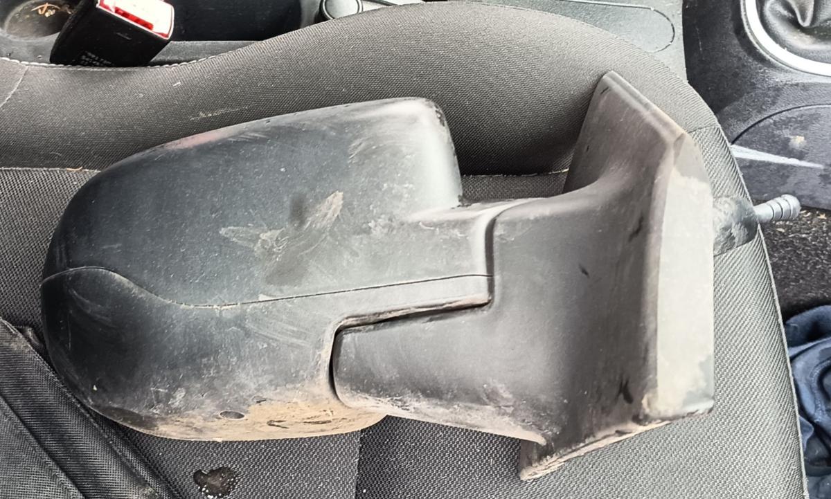 Renault Clio III original Aussenspiegel rechts manuell unlackiert Bj 2012