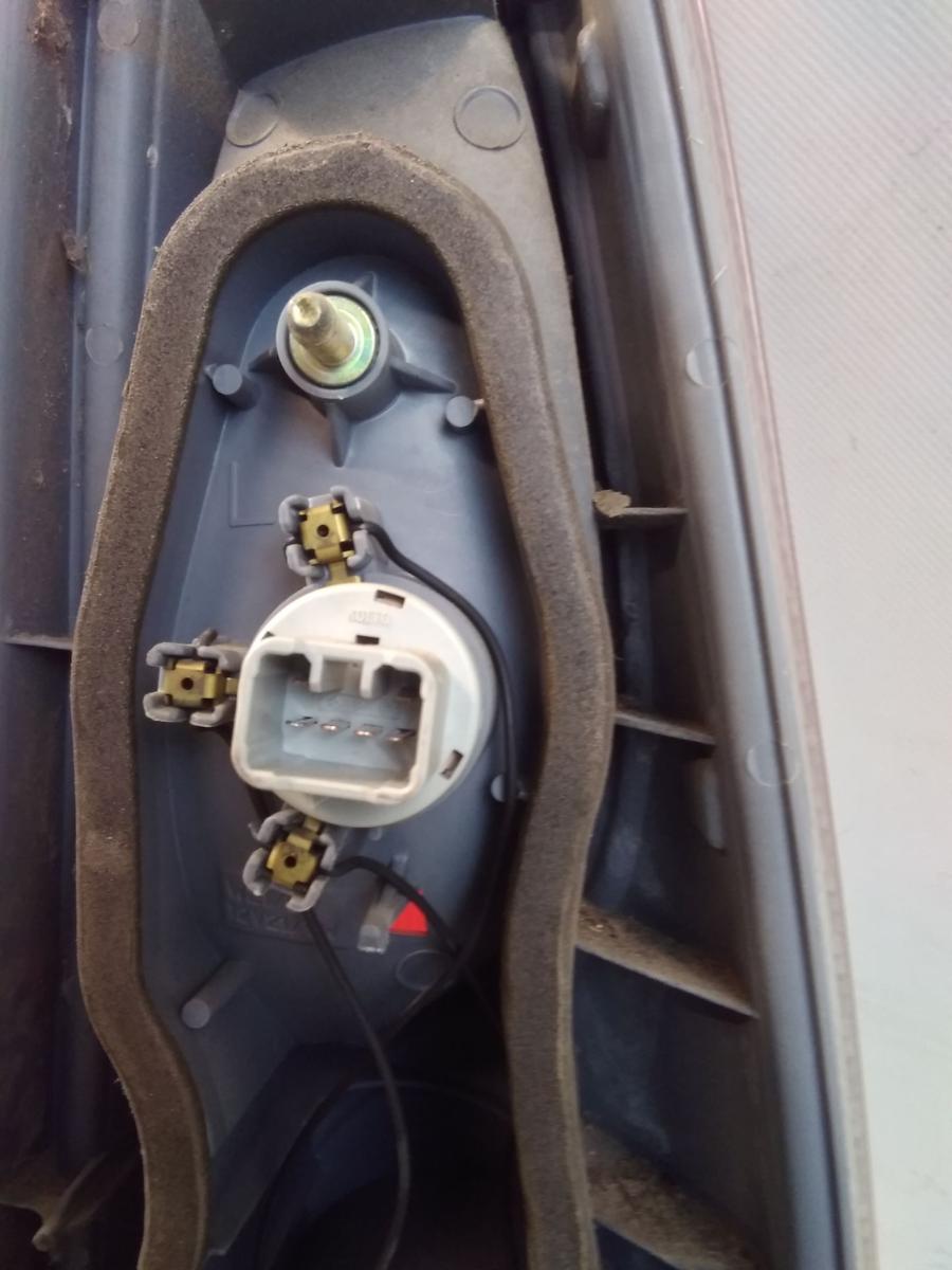 Toyota Yaris Verso original R&uuml;ckleuchte Schlussleuchte links BJ2000