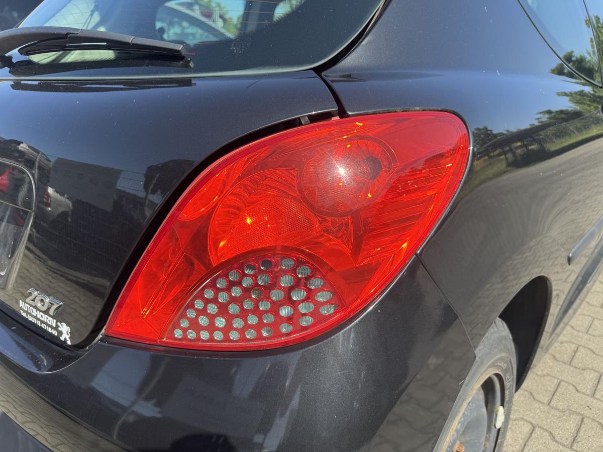 Peugeot 207 original R&uuml;cklicht R&uuml;ckleuchte Schlussleuchte rechts Bj.2008