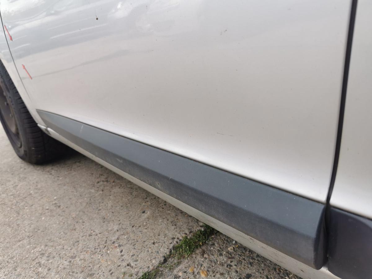 Renault Megane III Z Kombi Fahrertür Tür Autotür Rohbautür vorn links TED69 GREY