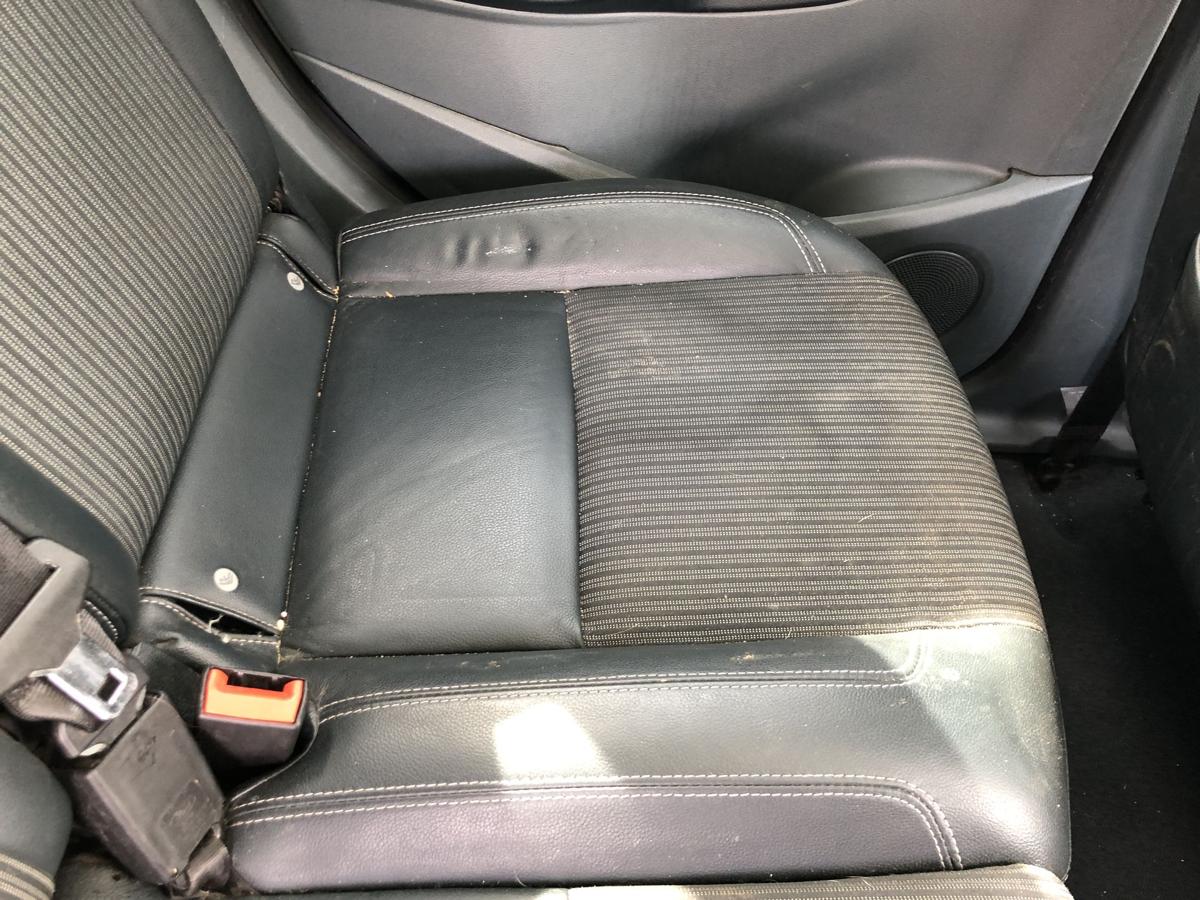 Ford C-Max CB7 Sitz hinten rechts Einzelsitz klappbar Teilleder R&uuml;cksitz