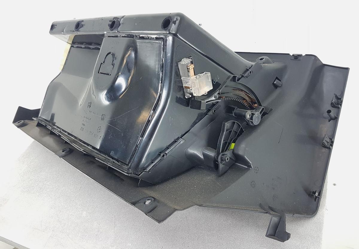 VW Golf IV Handschuhfach 1J1857101A in schwarz Bj2001