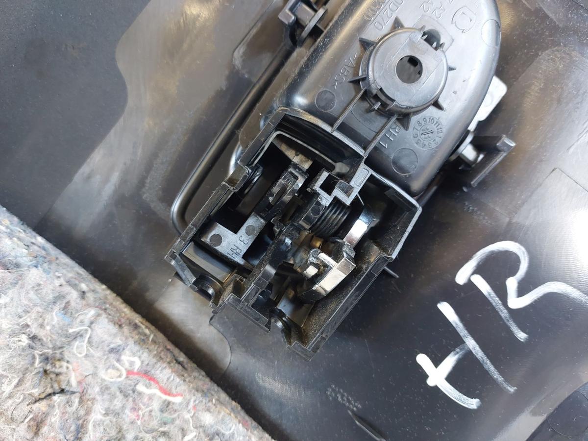 Toyota Yaris XP13 T&uuml;rverkleidung hinten rechts 5-t&uuml;rer Innenverkleidung