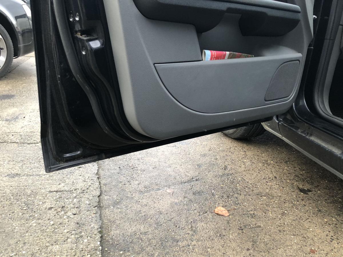 Ford Focus DA3 ab08 Tür vorne links Fahrertür Panther Schwarz Metallic 5trg