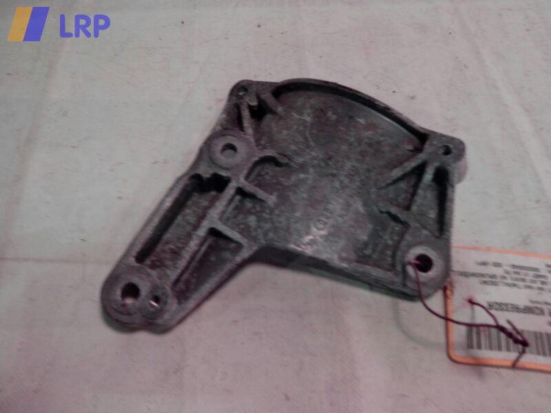 Audi A6 4B Avant original Halter Träger Klimakompressor 06C260835A BJ2001