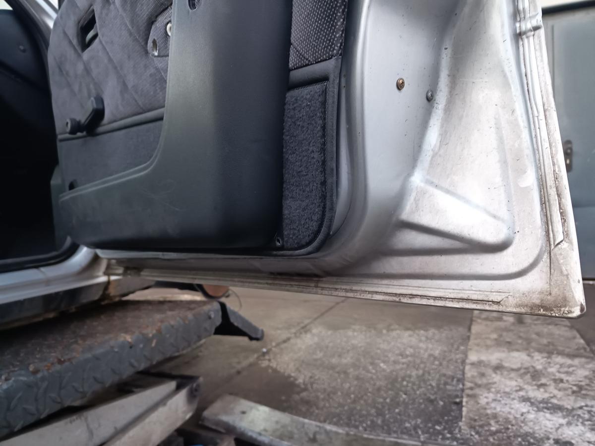 Opel Kadett E orig T&uuml;r vorn rechts Beifahrert&uuml;r 5trg Bj 1991 Starsilber met.