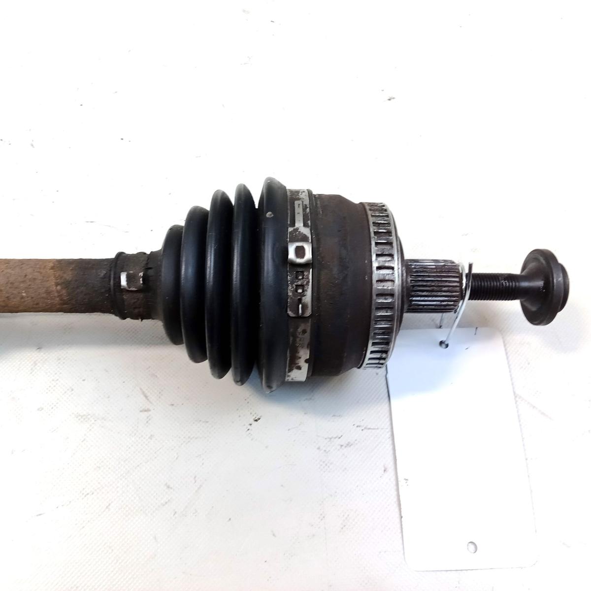 Audi A4 B5 original Antriebswelle Gelenkwelle vorn links 1.6 74kw Bj.1997