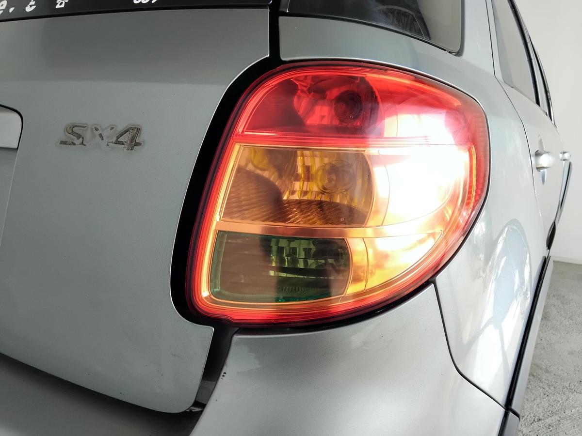 Suzuki SX4 original Rückleuchte Heckleuchte Schlussleuchte rechts 5-türig BJ2009
