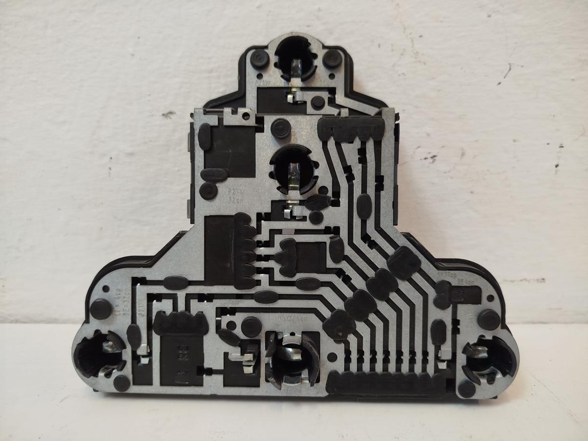 VW Golf III Cabrio 1EX Lampentr&auml;ger Lampenfassung hinten links OE