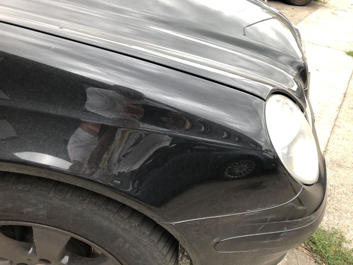 Mercedes E Klasse 211 Kotfl&uuml;gel vorn rechts Beifahrerseite 197 Obsidianschwarz