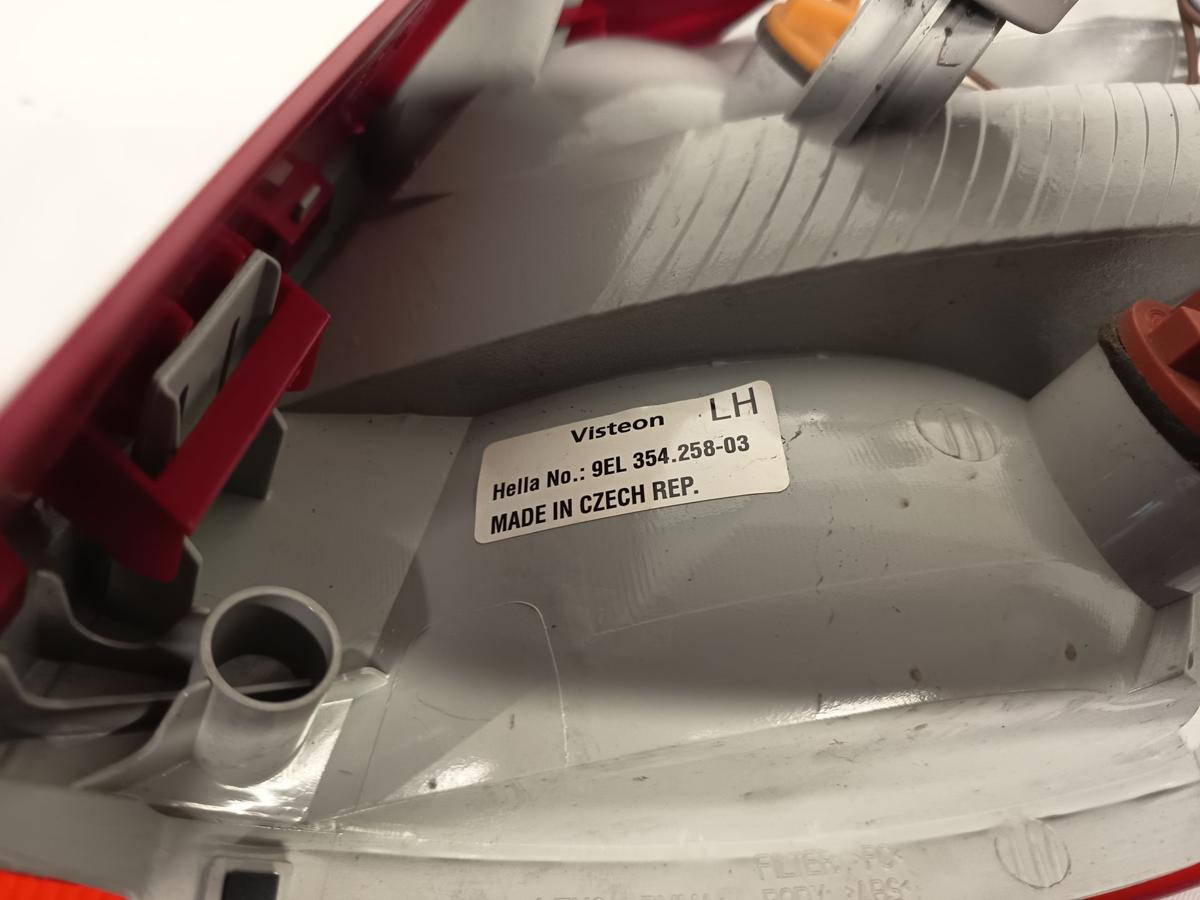 Skoda Fabia II 5J Limo Bj 2007 vor Facelift original Rückleuchte links Fahrer