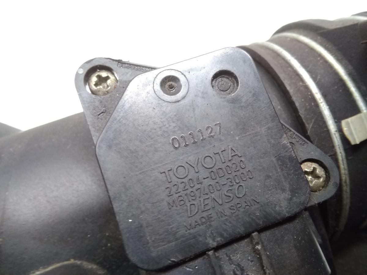 Toyota Avensis T22 orig Luftfilterkasten Luftfiltergeh&auml;use 1.8 95kw 1ZZ BJ2002