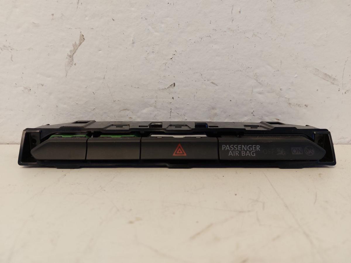 VW Passat 3G B8 Limo Warnblinkschalter Taster Warnblink Warnblinktaster