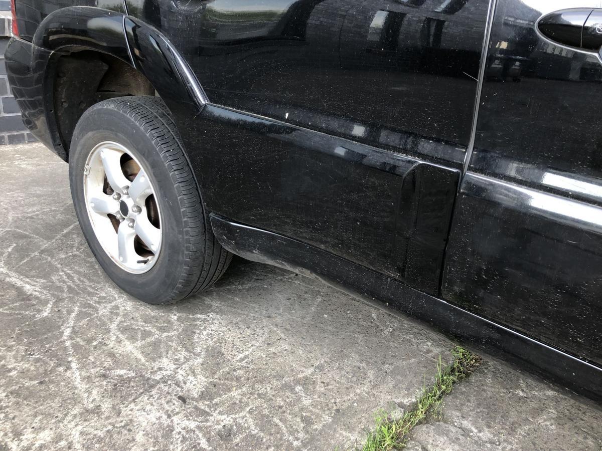 Mazda Tribute EP ab 2004 Tür hinten rechts Fondtür Rohbau schwarz Anrostungen
