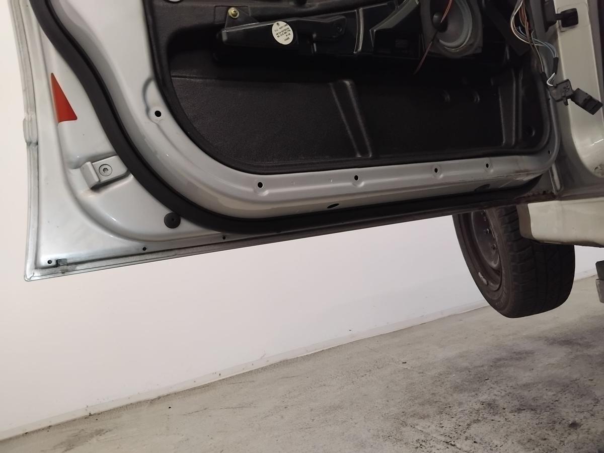 BMW 5er E39 T&uuml;r vorn links Fahrert&uuml;r titansilbermetallic 354/7 BJ2001 Rost