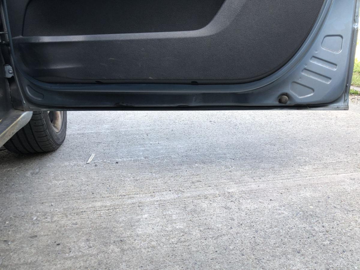 Skoda Fabia II 2 Typ 5J T&uuml;r vorn rechts Beifahrert&uuml;r im Rohbau LF5X Satin Grey