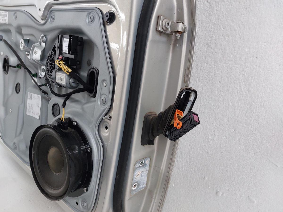 VW Touran 1T3 ab2010 Tür vorn links Fahretür Facelift Farbcode unbekannt