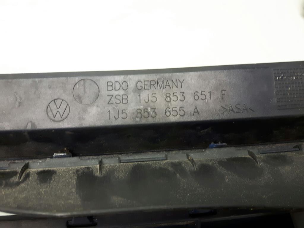 VW Bora 1J2 Grill Kühlergrill mit Emblem LA5M Mercatoblaumetallic BJ2000