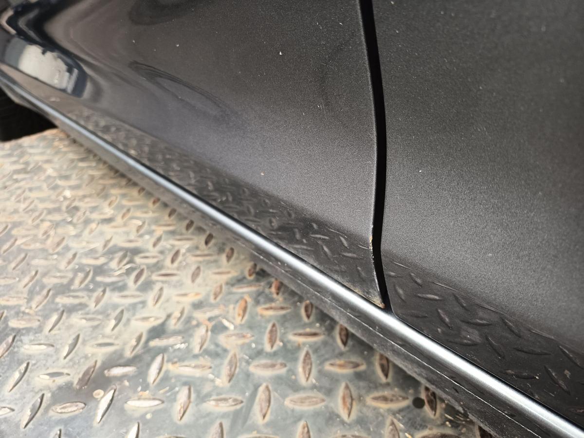 VW Golf VI original Tür links Fahrer D7X Platingrau Bj 2010