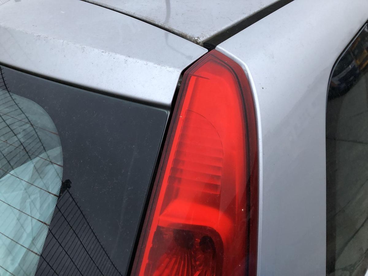 Ford Fiesta JD3 JH1 ab05 R&uuml;ckleuchte rechts R&uuml;cklicht 5t&uuml;rer Lampe hinten