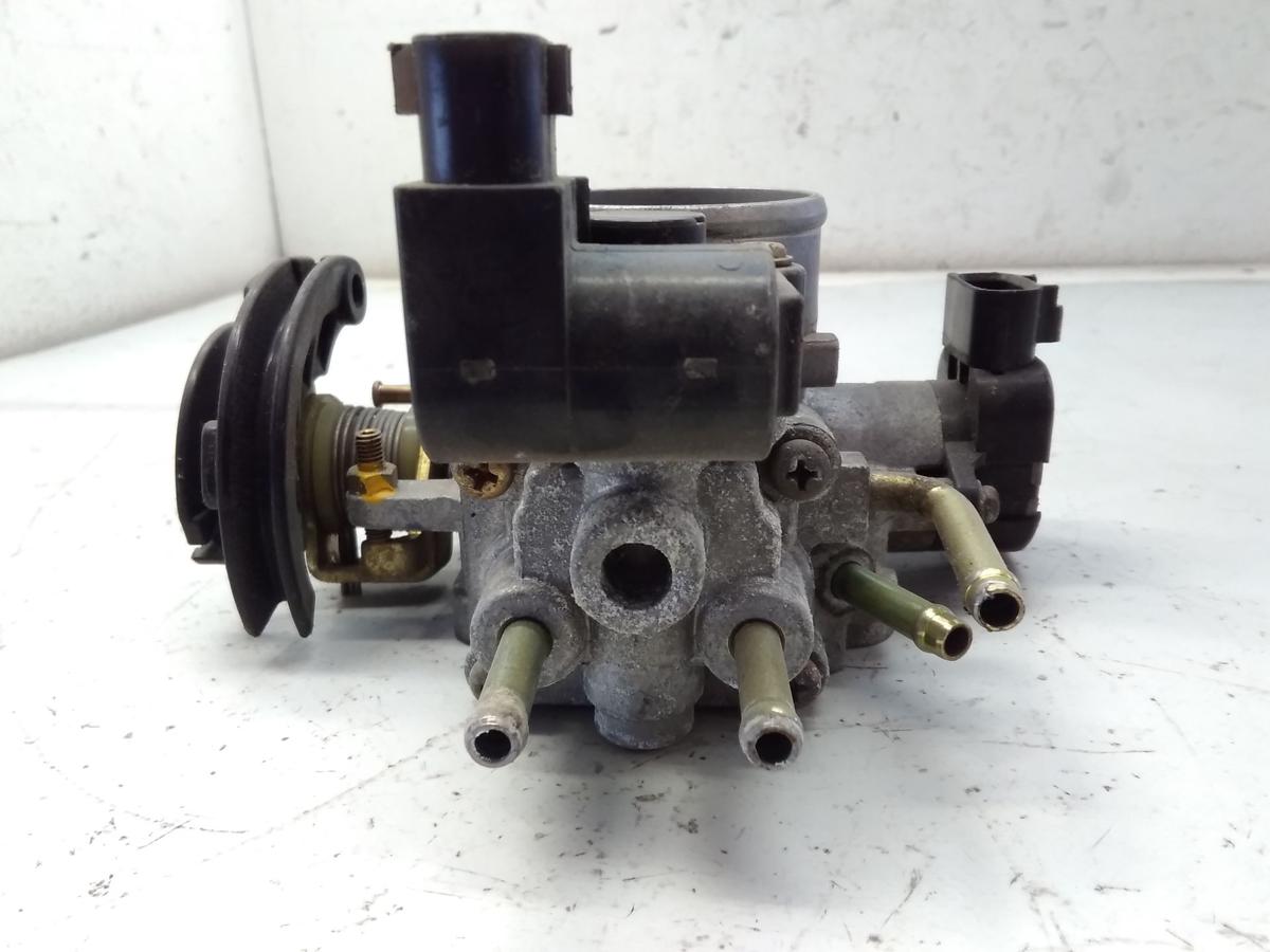 Toyota Corolla E11 BJ1999 original Drosselklappe 116109A19 1.4 63kw 4E-FE