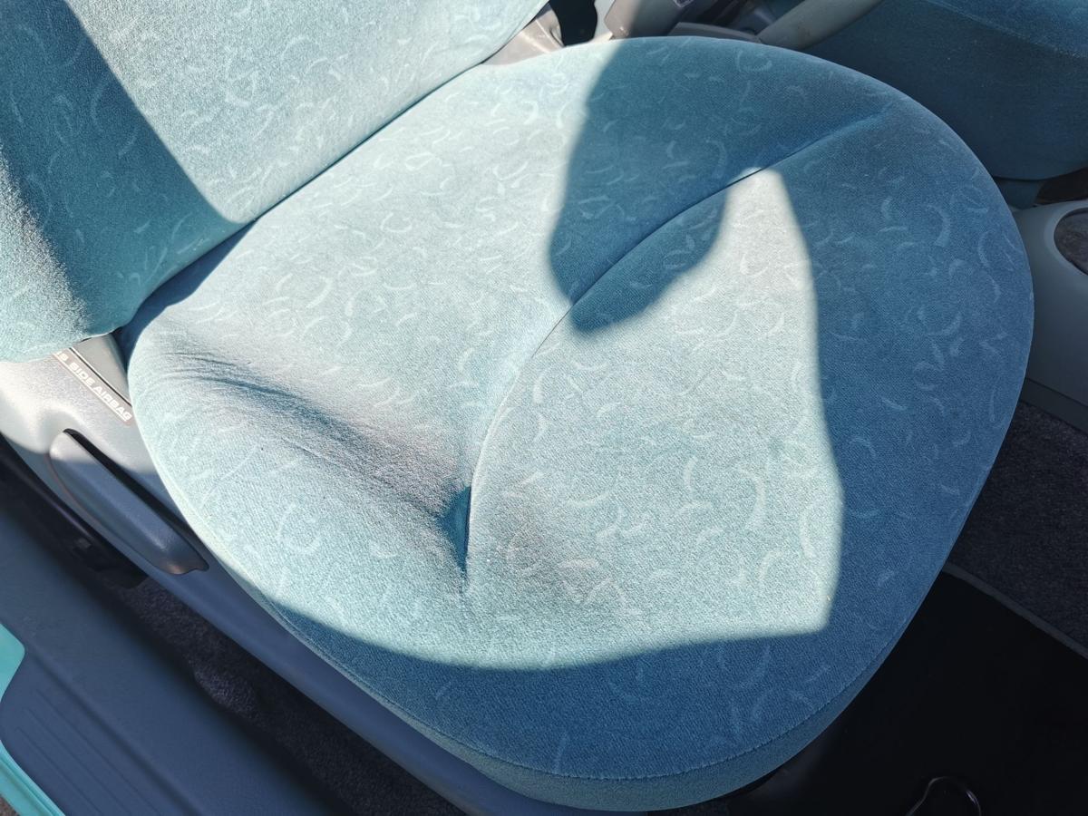 Toyota Yaris XP10 Beifahrersitz Sitz Autositz vorn rechts 3 Türer Velour