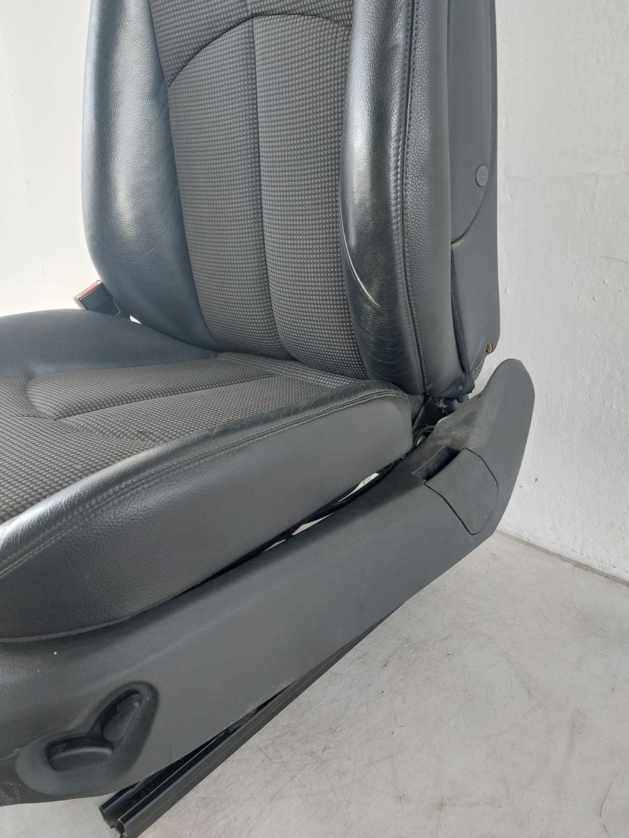 Mercedes E Klasse W211 Sitz vorn links Fahrersitz Teilleder Stoff Heizung