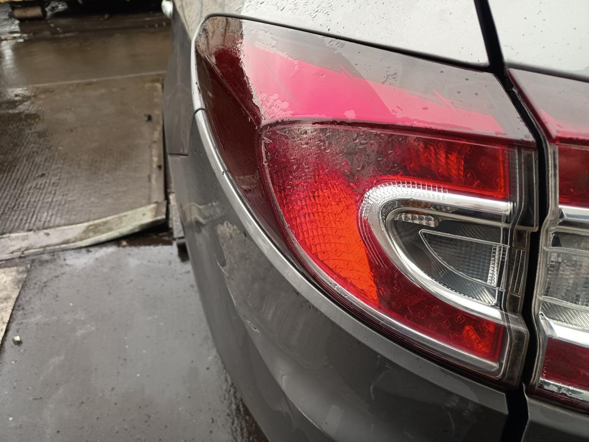 Renault Megane III Kombi orig Rückleuchte außen links vor Facelift Bj 2010