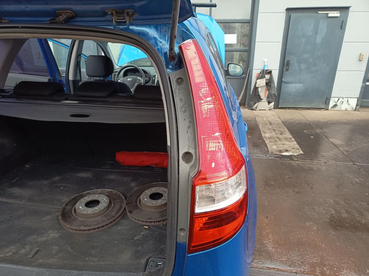 Hyundai i30cw FD original R&uuml;ckleuchte rechts Heck Schluss Licht Bj 2010