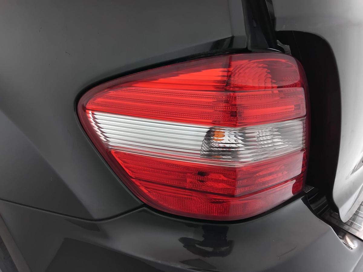 Mercedes ML164 original Rückleuchte Heckleuchte Schlussleuchte links BJ2006