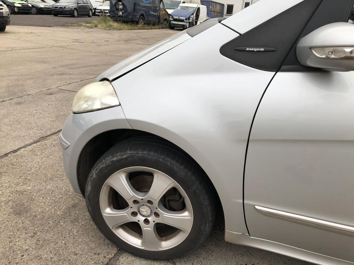 Mercedes A-Klasse W169 Kotfl&uuml;gel vorn links Fahrerseite Seitenwand 761 silber