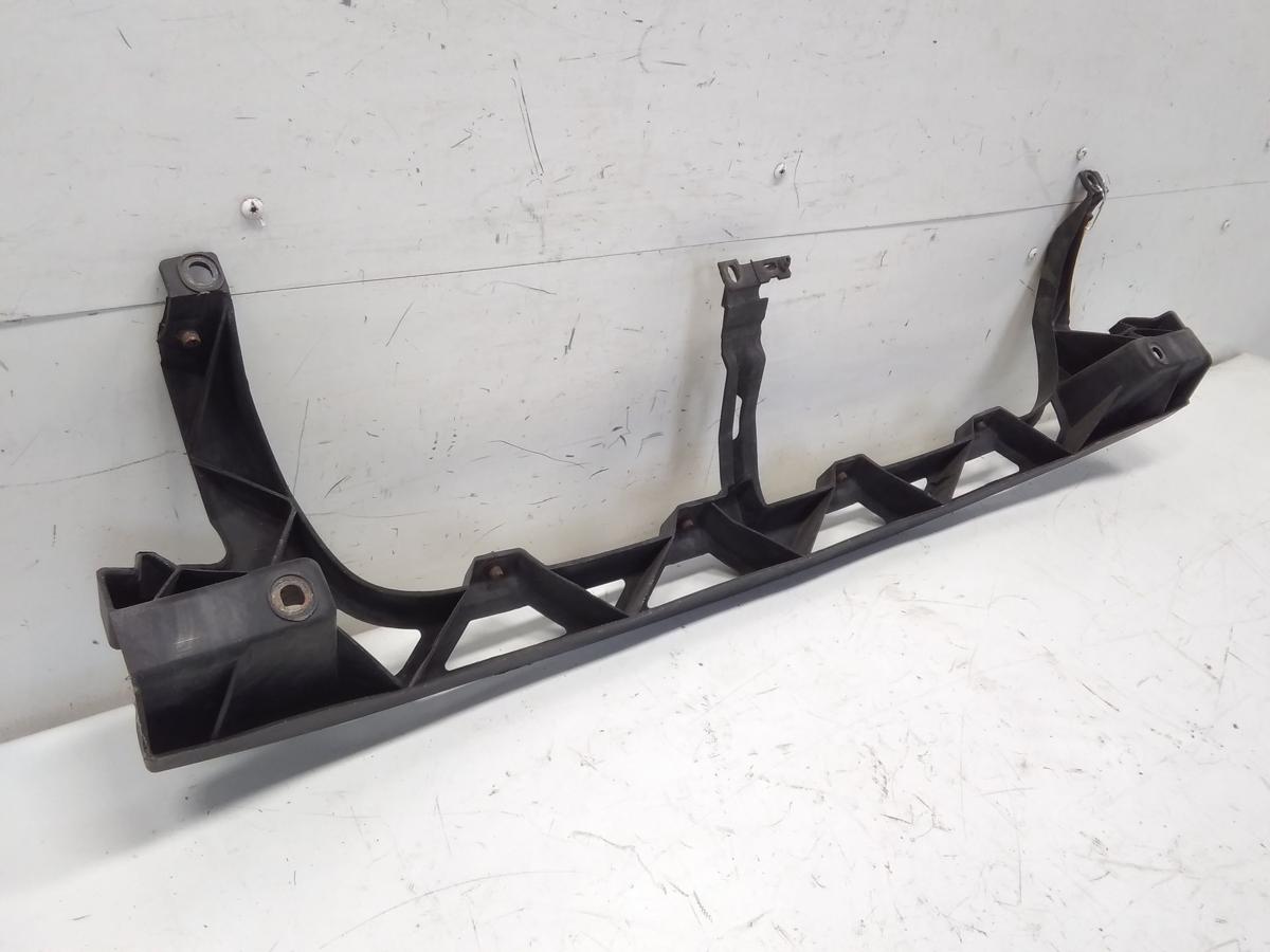 VW Passat 3BG original Grilltr&auml;ger St&uuml;tzteil Sto&szlig;f&auml;nger vorn BJ2004 3B0807469C