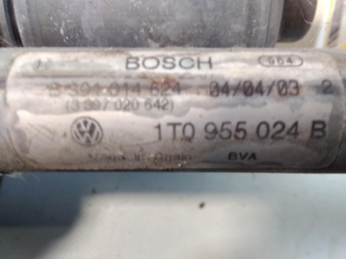 VW Touran 1T original Wischermotor vorn rechts mit Gest&auml;nge Bj.2003
