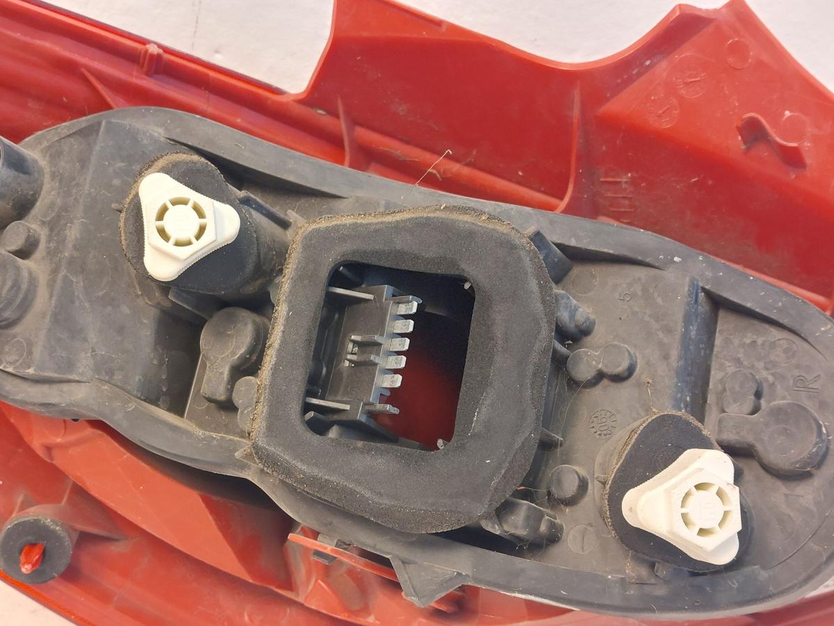 Opel Corsa D Rückleuchte rechts Heckleuchte Rücklicht nur für 3 türer Opel Corsa D Rückleuchte rechts Heckleuchte Rücklicht nur für 3 türer