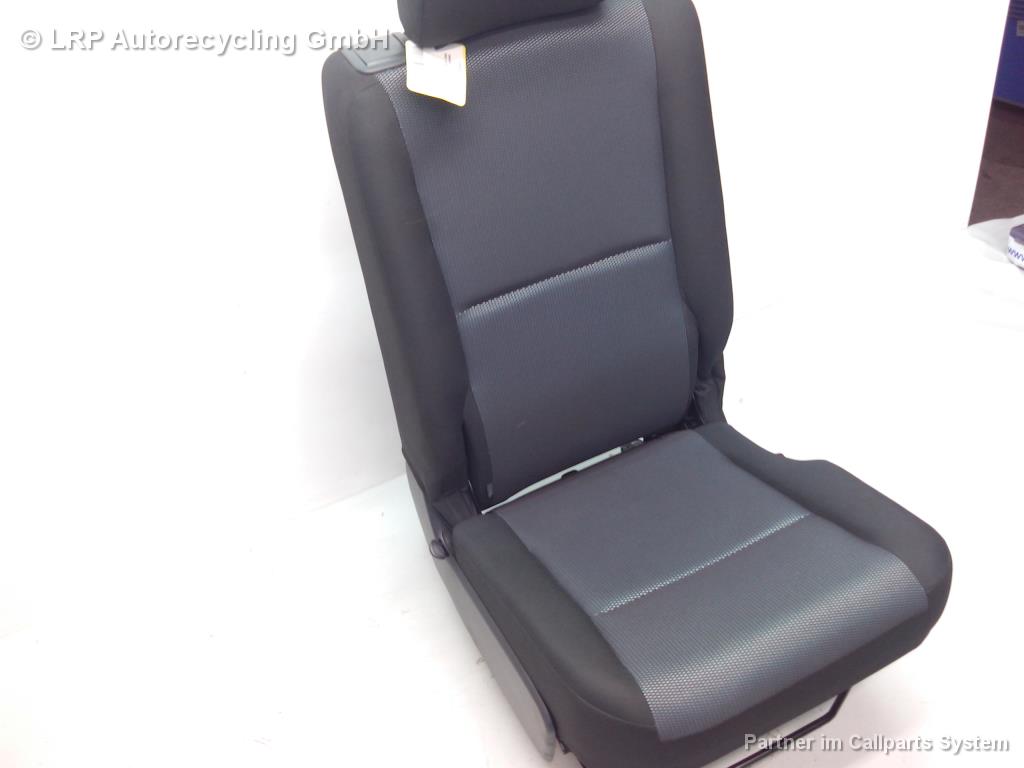 Toyota Corolla Verso BJ2006 Sitz hinten rechts ISOFIX