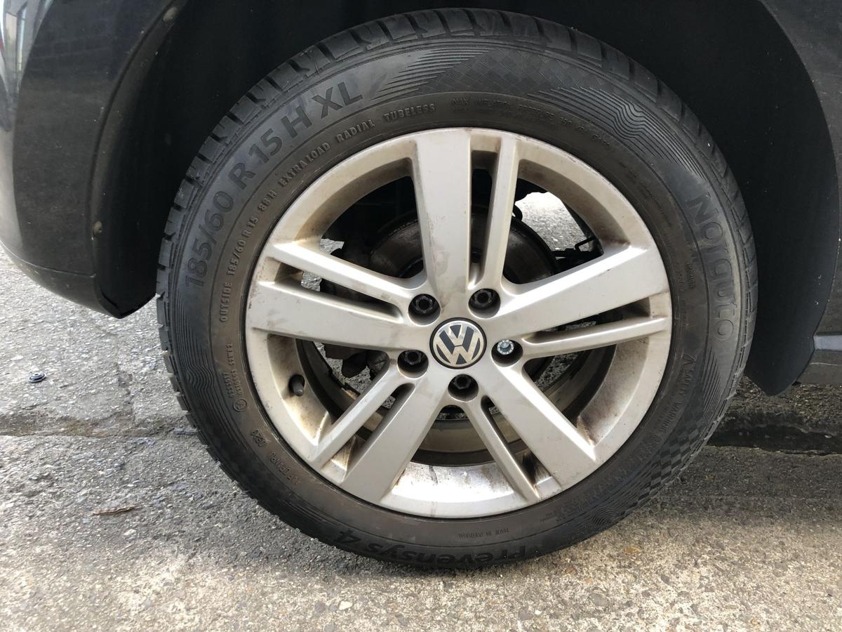 VW Polo 6R Radsatz Alufelgen Sommerräder OEM 15 Zoll 185 60 R15 Komplettradsatz