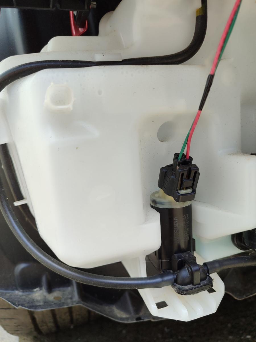 Mitsubishi Eclipse Cross original Beh&auml;lter Waschanlage Waschbeh&auml;lter mit Pumpe