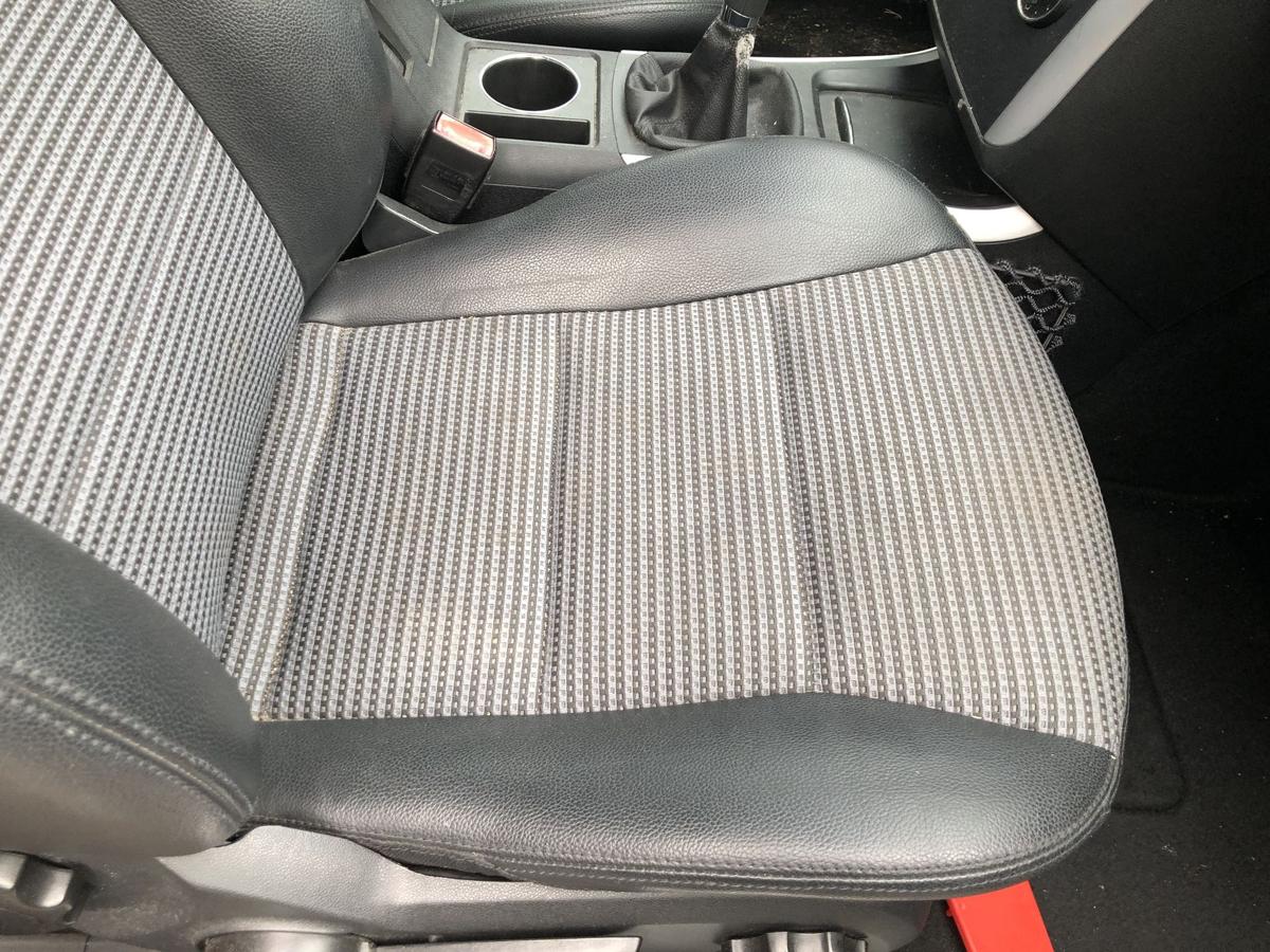 Mercedes B Klasse W245 Sitz vorn rechts Beifahrersitz Stoff Kunstleder Artico