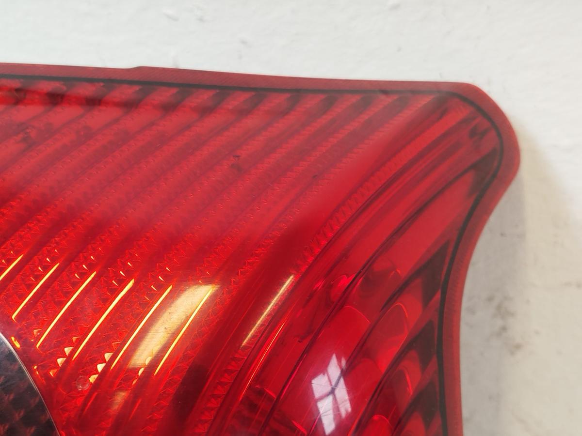 Toyota Avensis T25 Limo 4-trg. R&uuml;ckleuchte rechts R&uuml;cklicht Heckleuchte STH