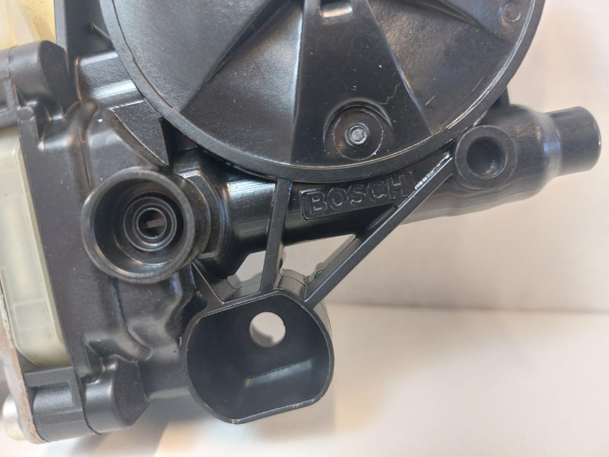 VW Golf 8 VIII CD Variant Fensterhebermotor vorn rechts Hebermotor