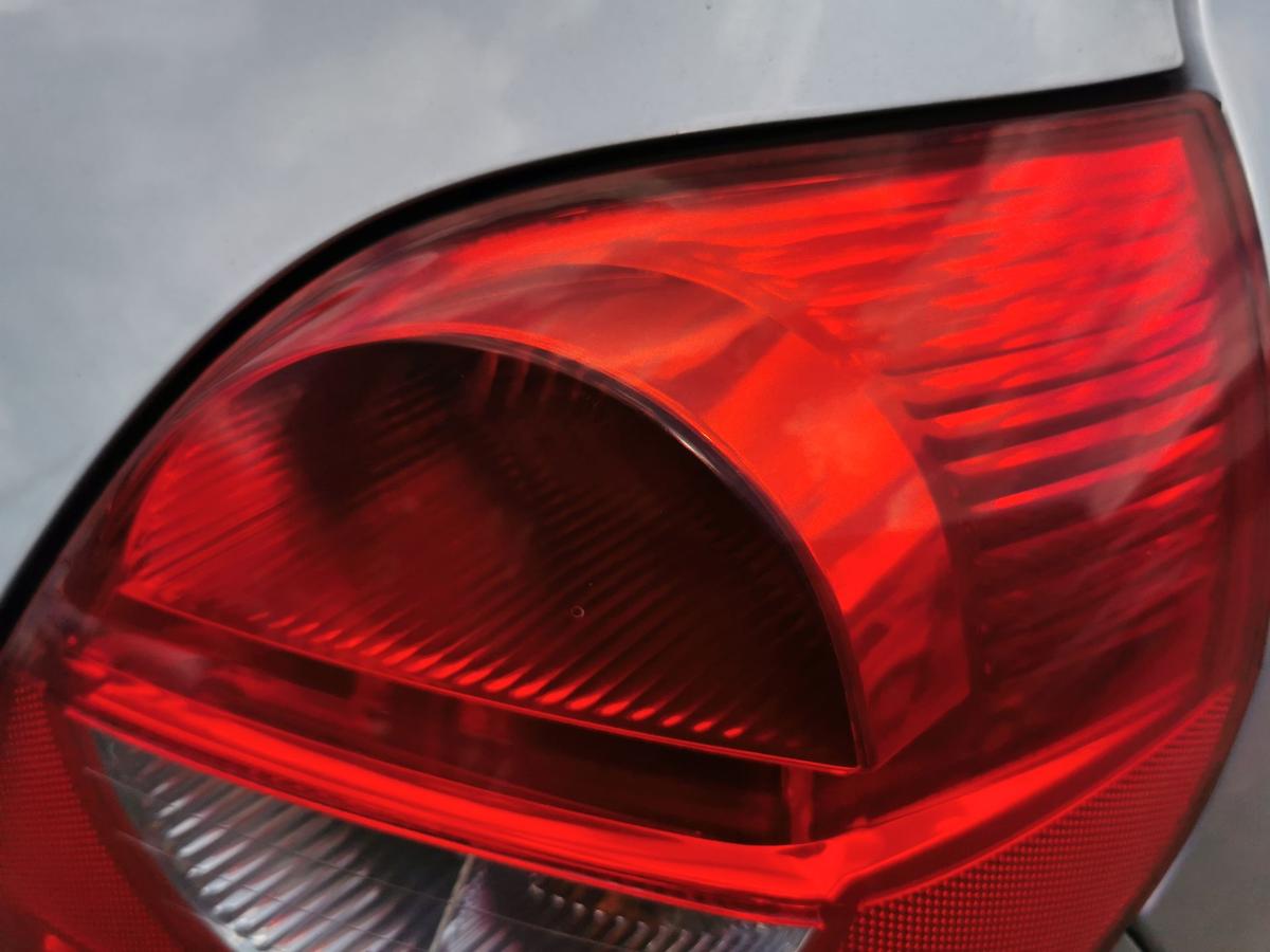 Renault Clio III R Rückleuchte Schlussleuchte Rücklicht hinten rechts 3 Türer