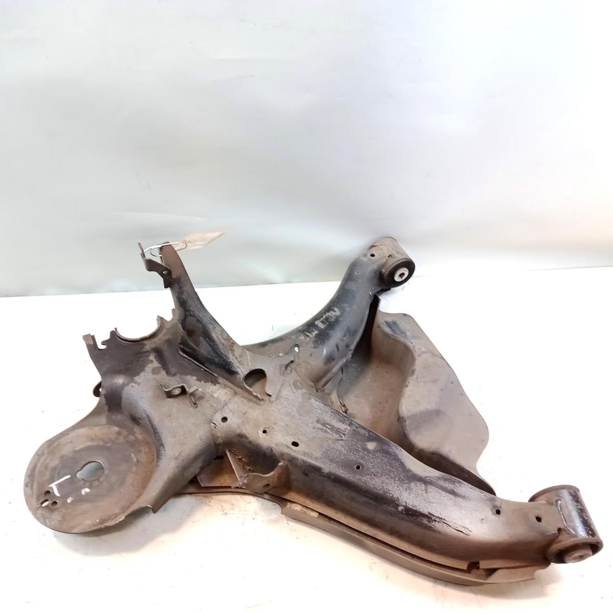 Mercedes eVito Kasten 447 original Querlenker Schwinge Hinterachse links BJ2021