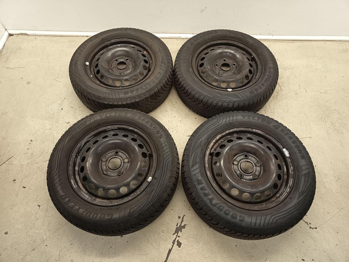 VW Golf V original Stahlfelgensatz mit Allwetterreifen 15 Zoll