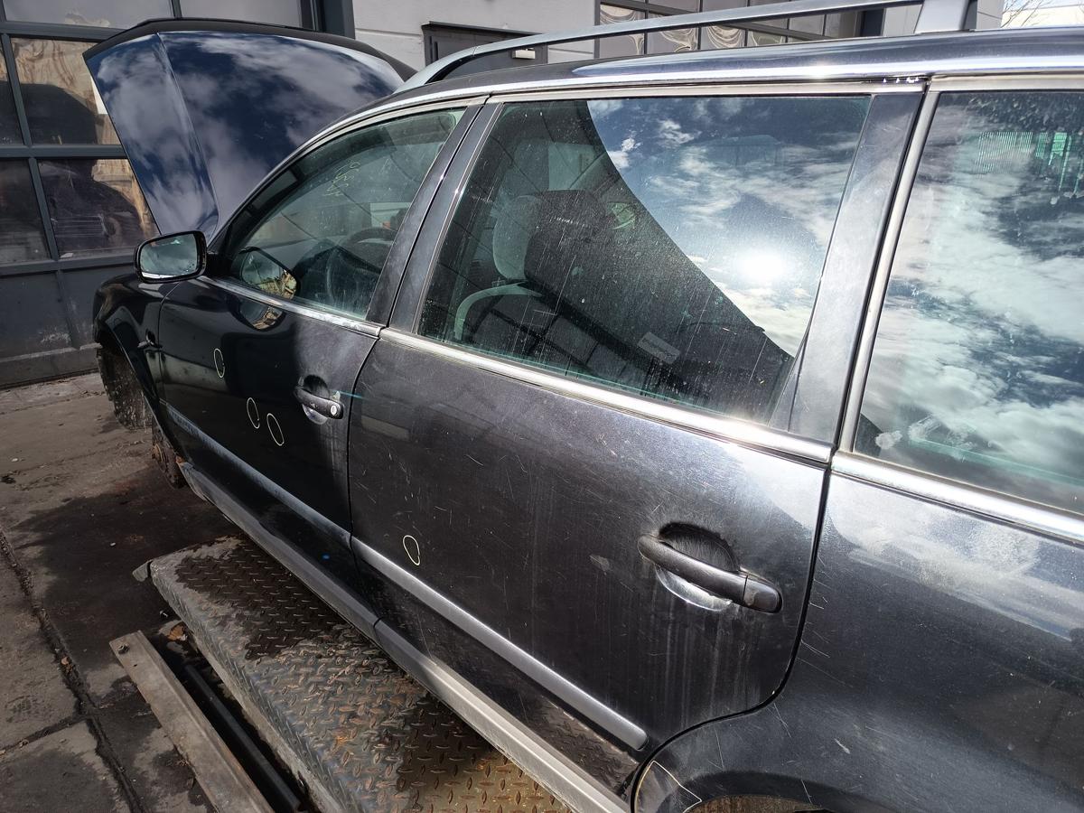 VW Passat 3BG Variant original T&uuml;r hinten links Fond C9Z Black magic Bj 2002